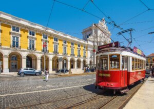 Quanto Custa Reparar Calçada Portuguesa em Lisboa? Guia de Preços 2026